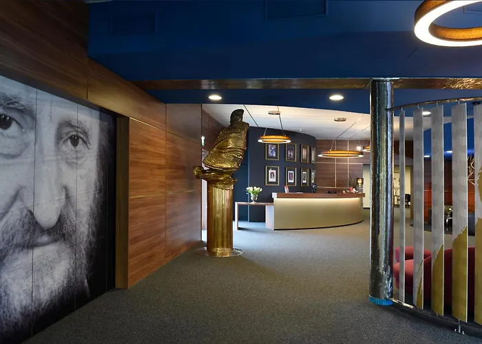 弗齐帕拉斯特酒店 酒店 4*